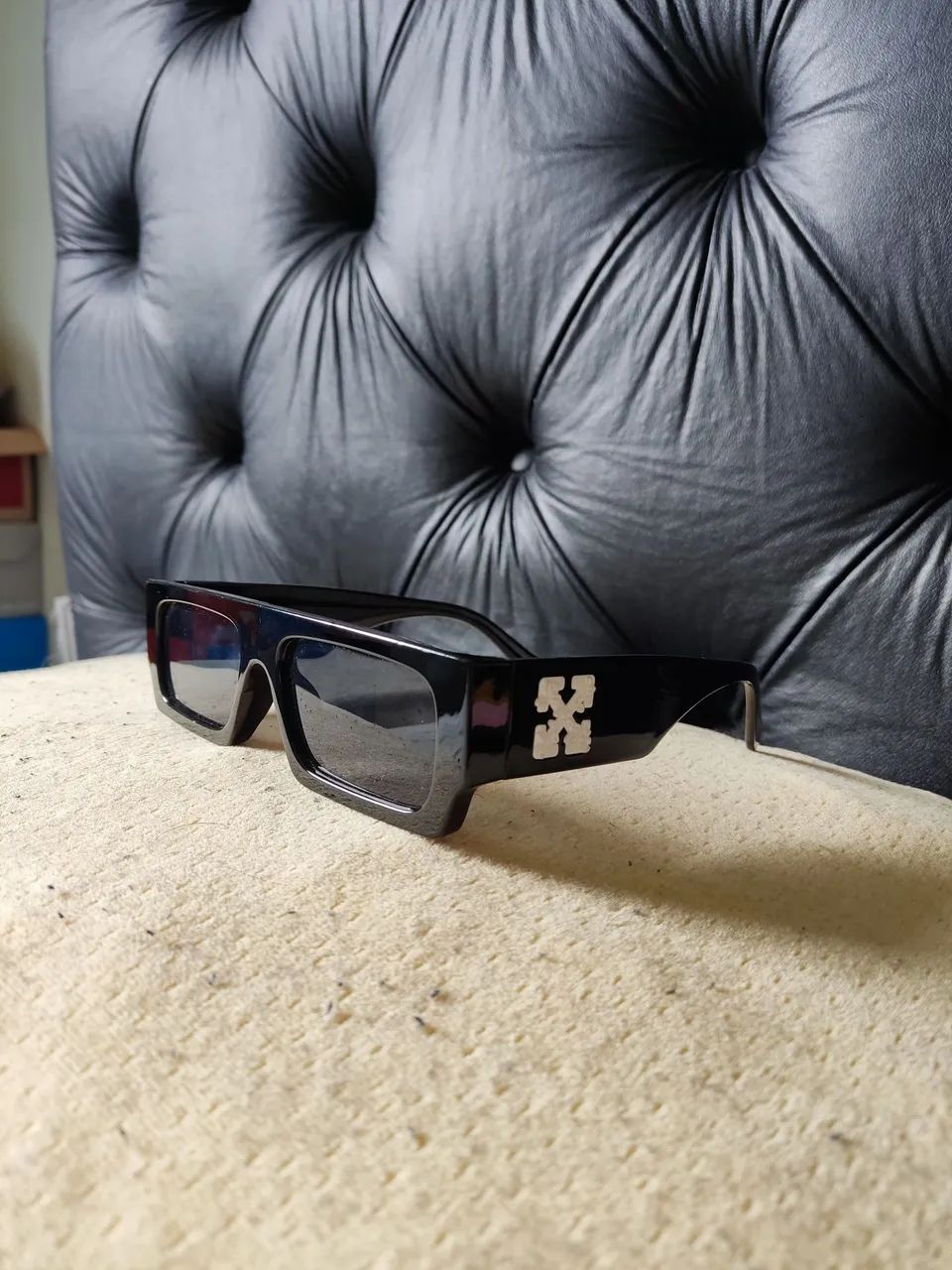 Óculos Off White preto e branco