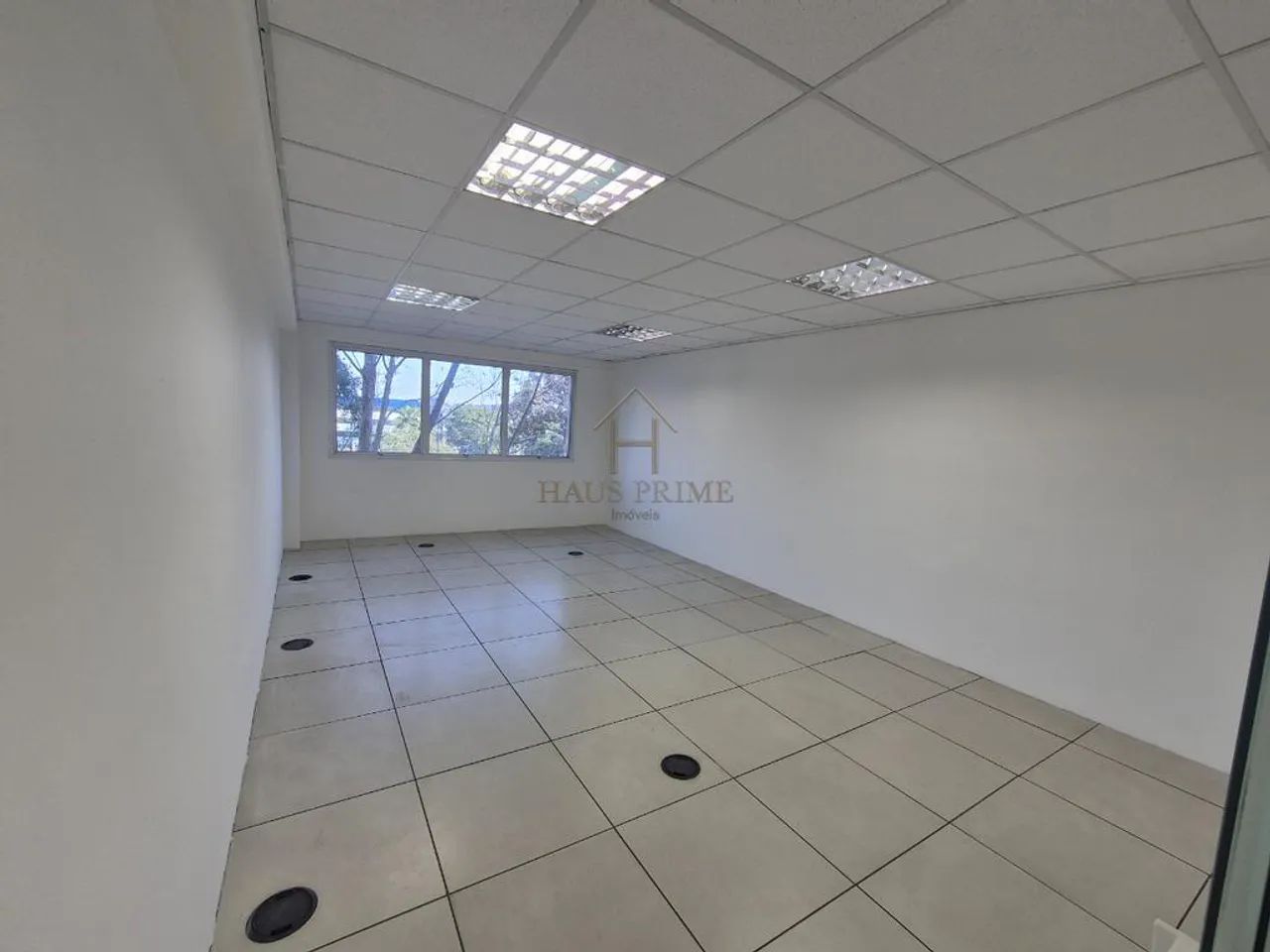 Sala para alugar em Cotia, Lageadinho, com 38 m², Condomínio The Square Open Mall