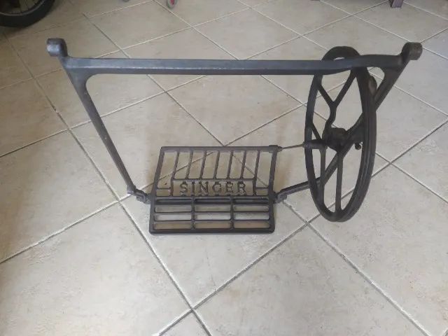 Máquina de costura Singer 15C Antiga - Foto 3