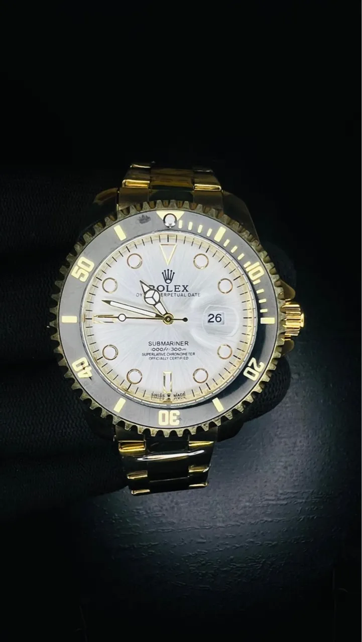 Relógio Rolex Submariner Dourado