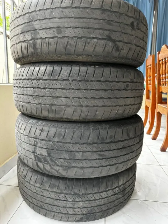 Pneus usados 265 60 r18 aceito troca