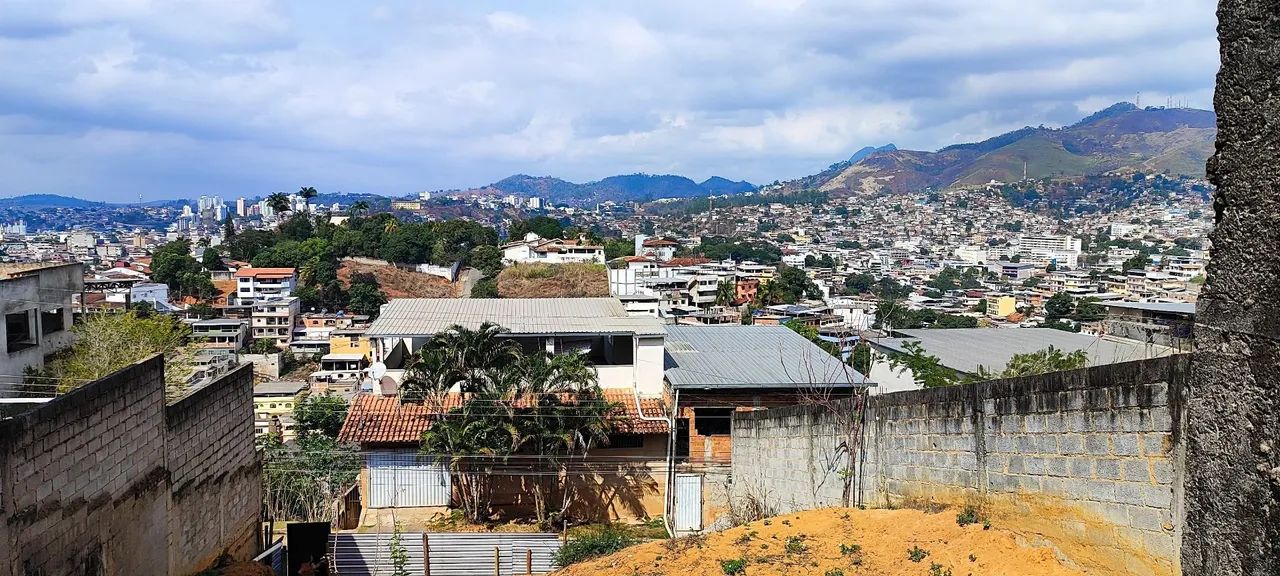 Terreno em ótima localização com uma vista privilegia de Cachoeiro, todo murado. - Foto 2