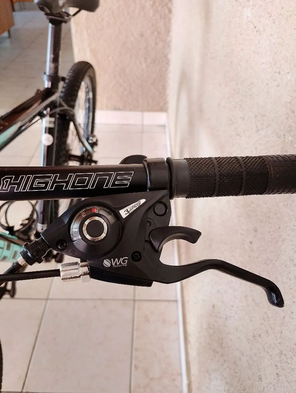 Bicicleta aro 29' semi nova - Foto 4