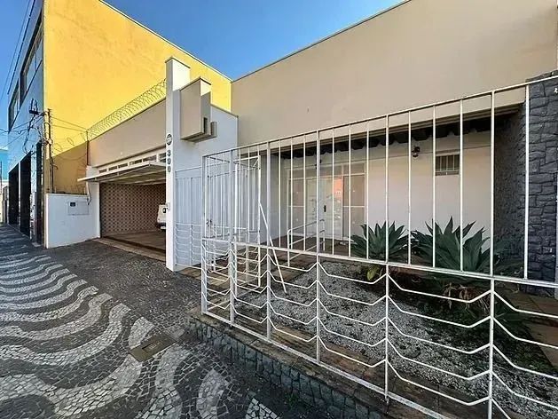 CASA COMERCIAL PARA LOCAÇÃO NO CENTRO DE ARARAS - SP
