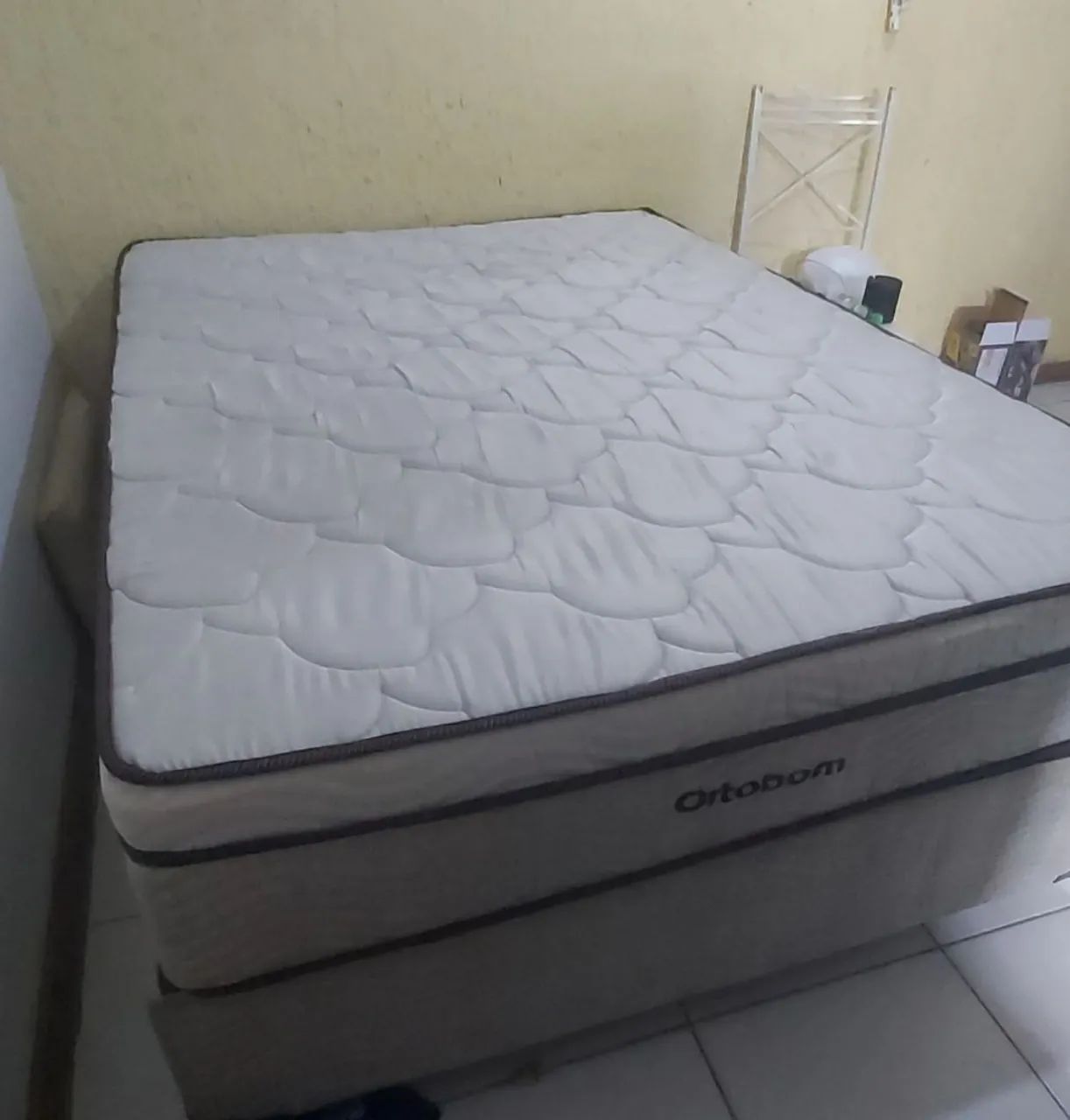 Cama box + colchão ortobom, 6 meses de uso