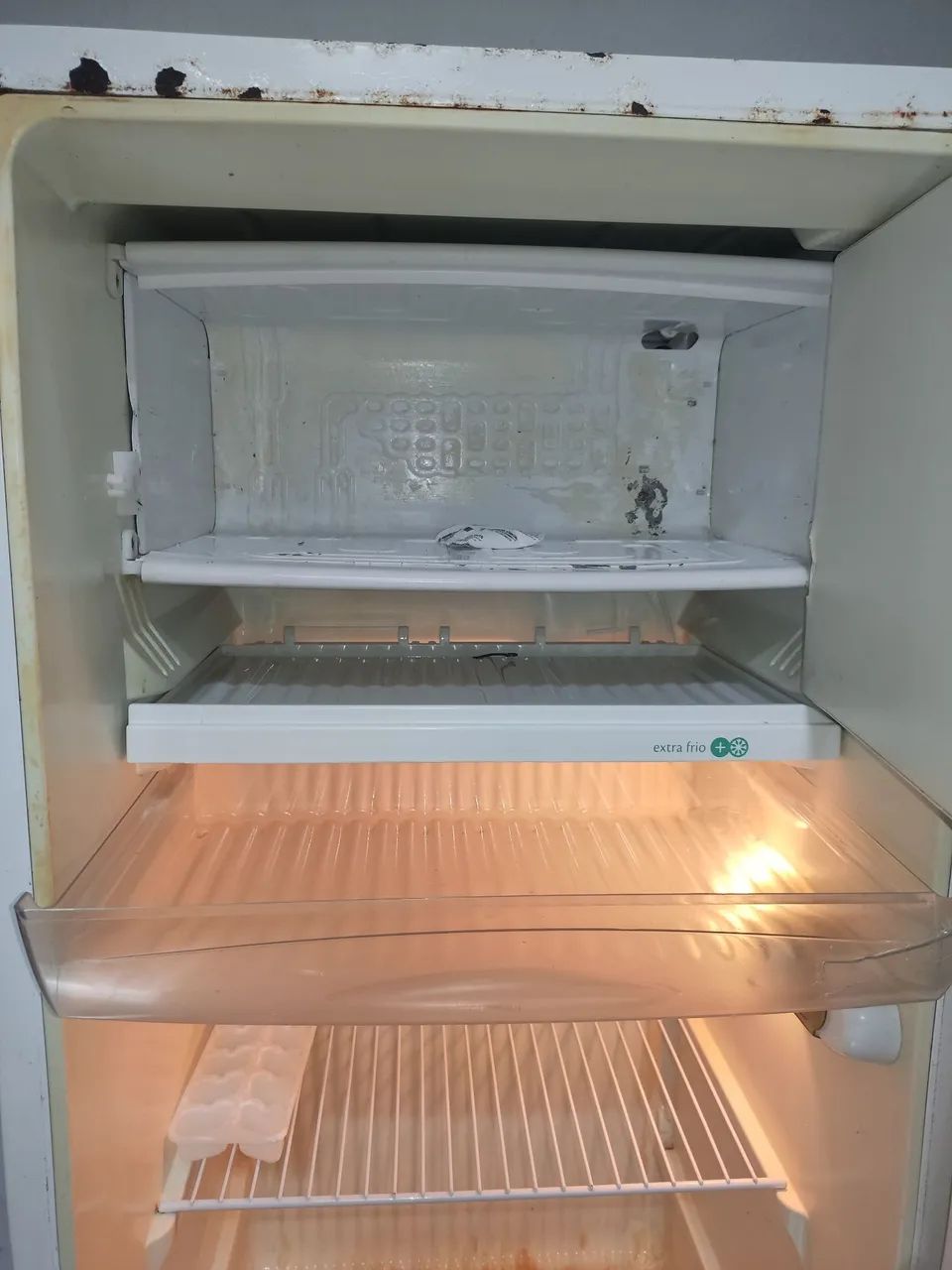 Vendo geladeira Consul 261 litros. - Foto 3