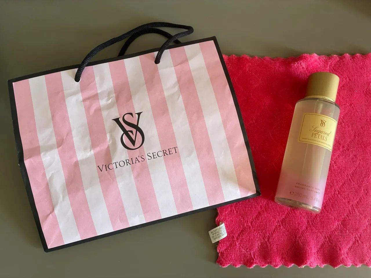 Victoria Secrets Sugared Petals Shimmering Woods Comprado nos EUA  - Foto 6