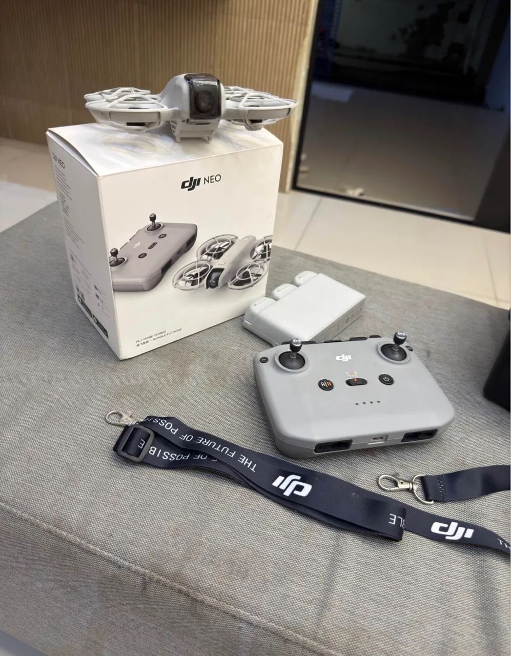 Drone DJI NEO - Fly More Combo - Foto 4