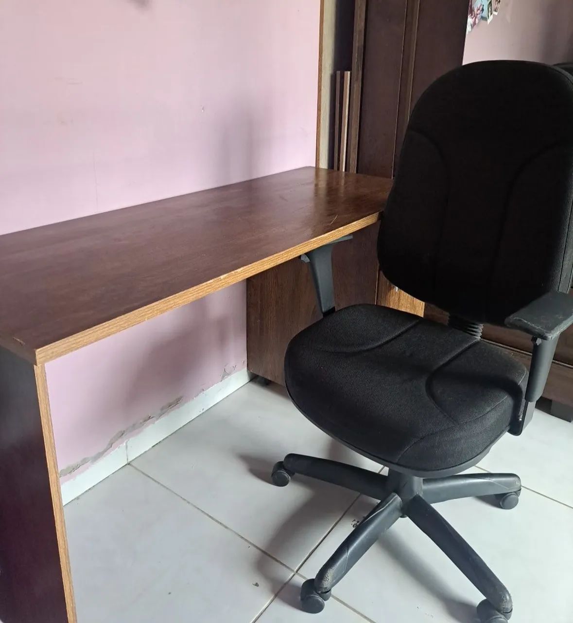 Mesa de escritório e cadeira rotativa - Foto 2