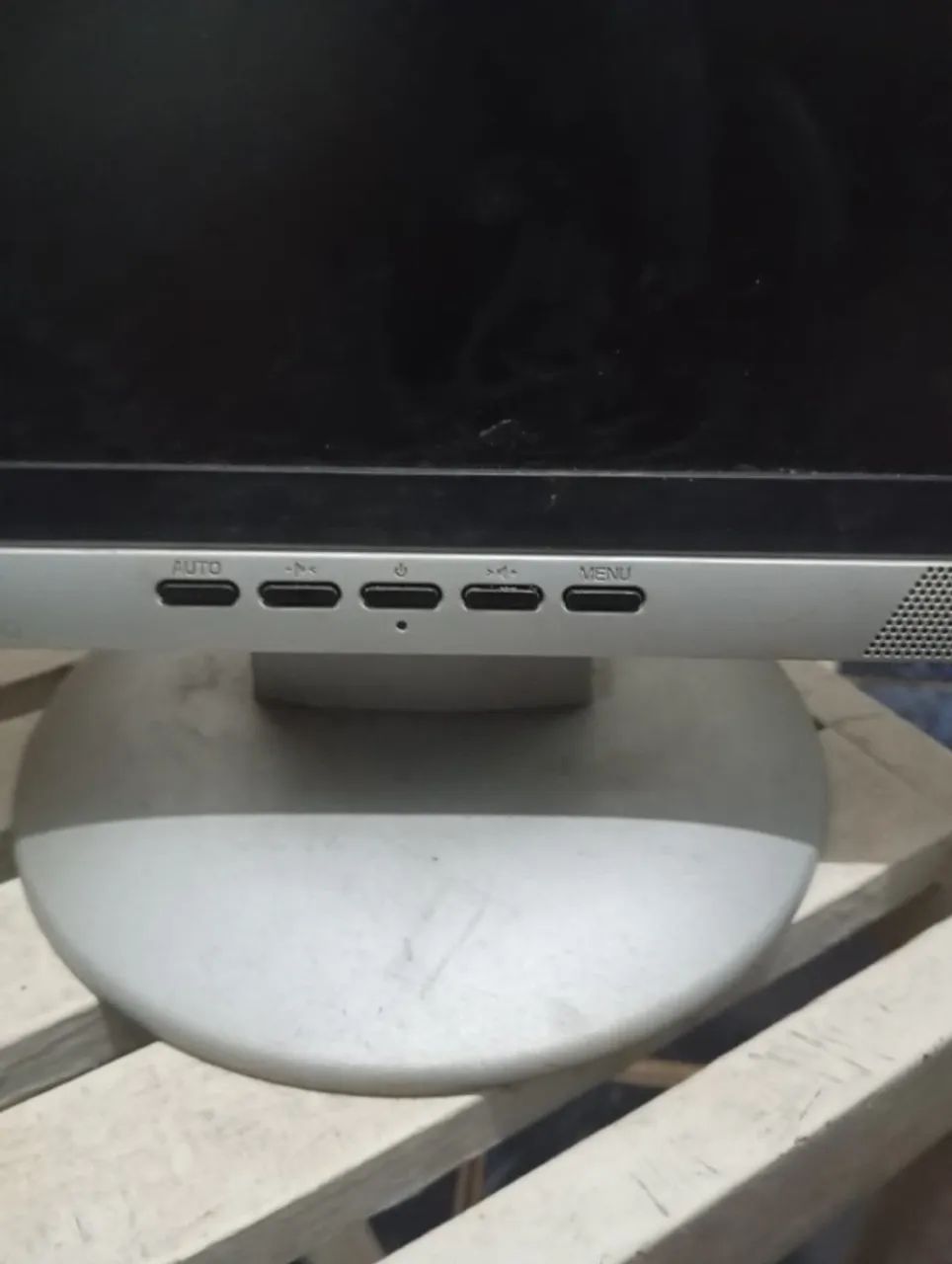 Monitor Lenovo 