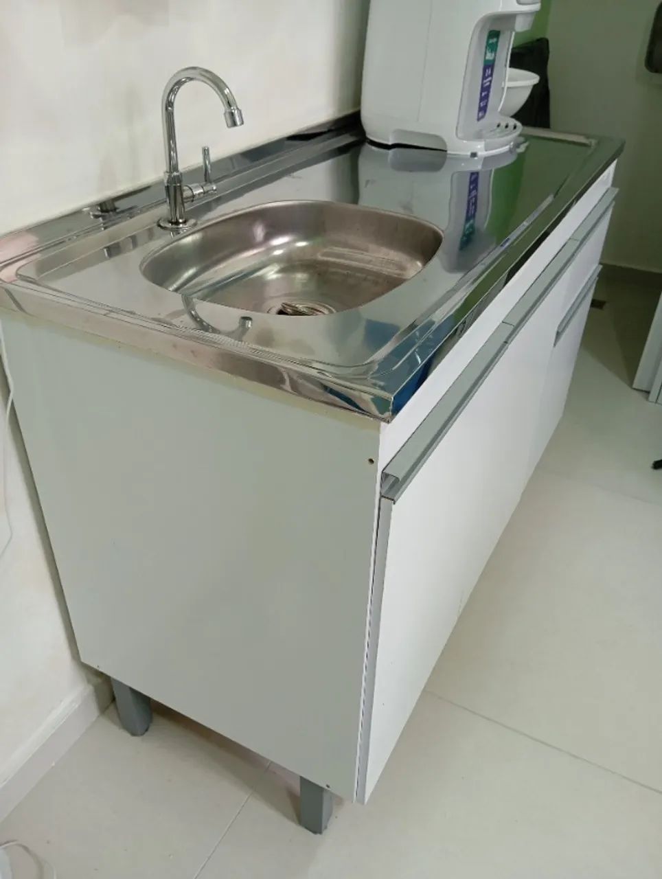Balcão com tampo inox 