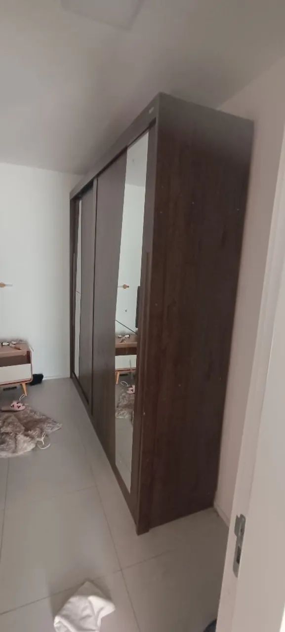 Guarda-Roupa Grande com Espelho - Moderno e Conservado - Foto 5