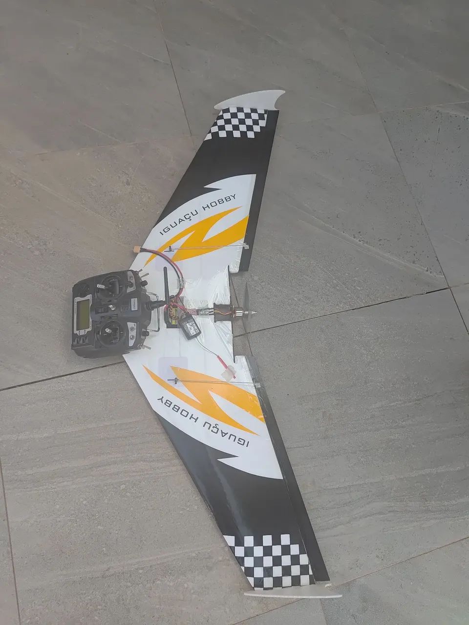 Aeromodelo asa zagi 