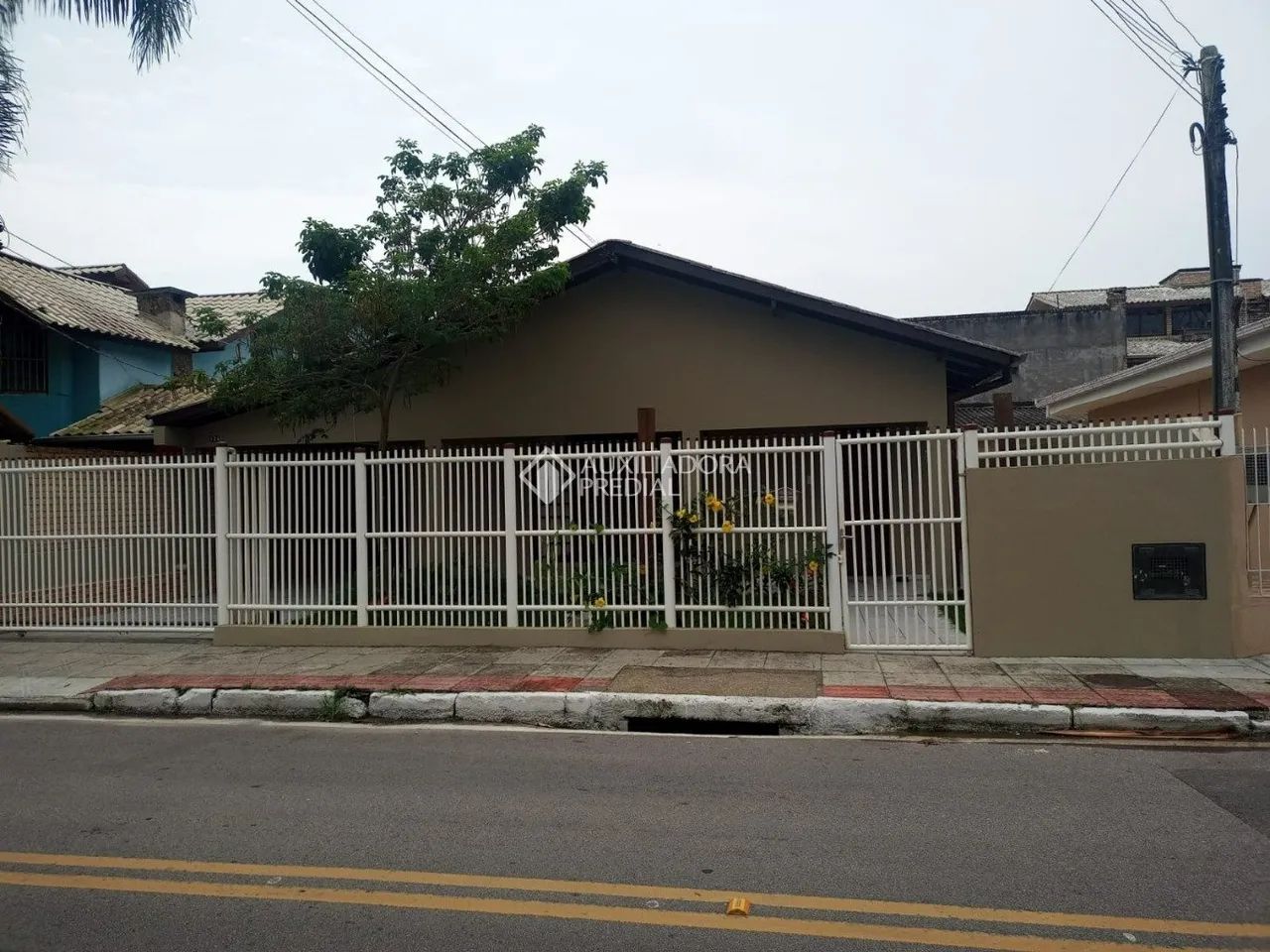 Casa 4 dormitórios em Canasvieiras, Florianópolis - Foto 2