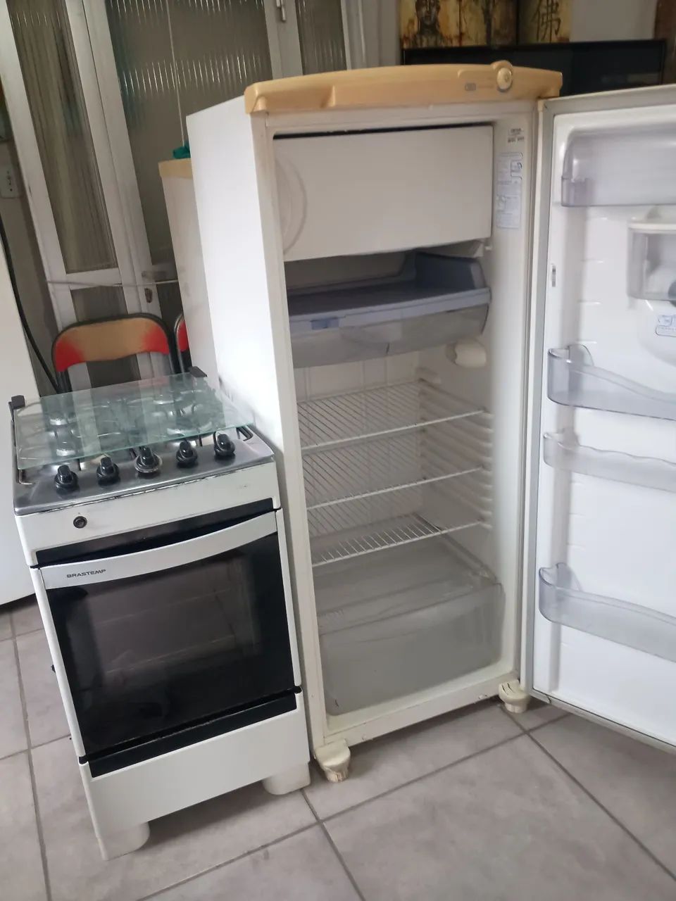 FOGÃO MAIS GELADEIRA 1150 COM ENTREGA FUNCIONANDO PERFEITAMENTE 