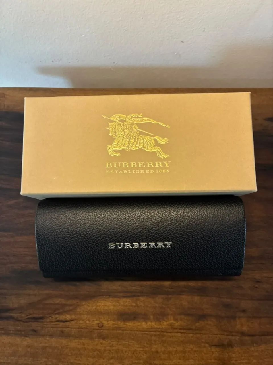 Óculos de Sol Burberry Cat-Eye Tortoise - Foto 2