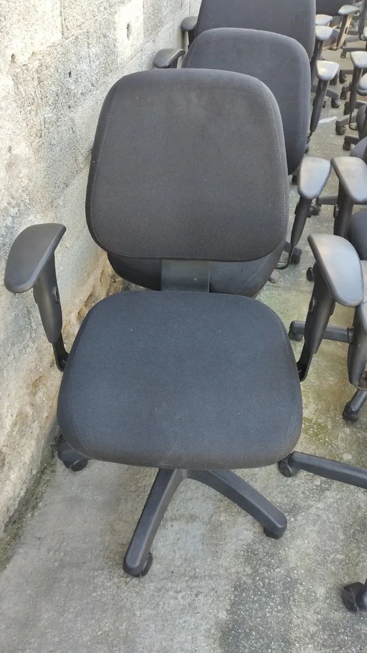 Cadeira executiva giratória com braços  - Foto 3