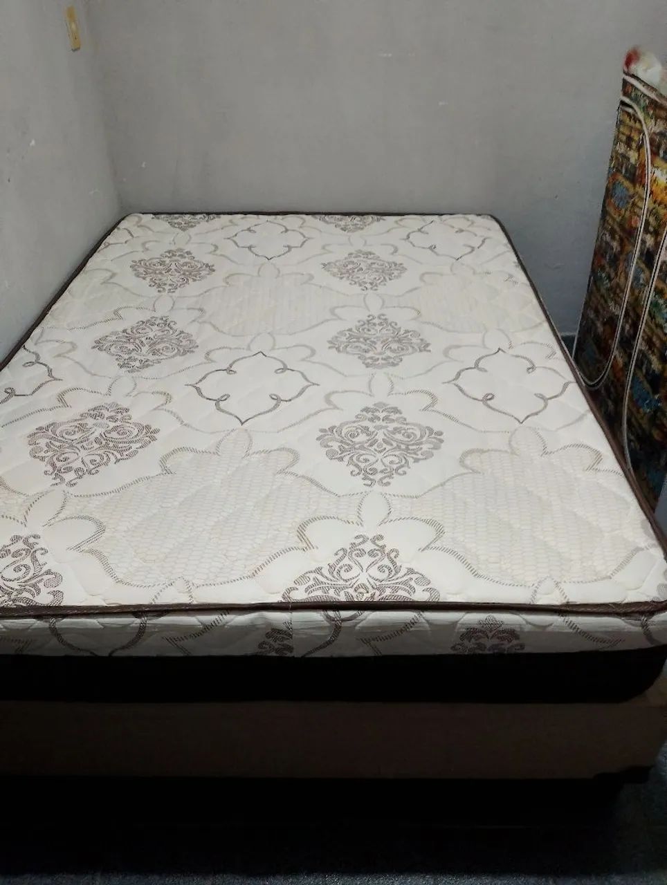 Vendo essa cama box casal com colchão  - Foto 2