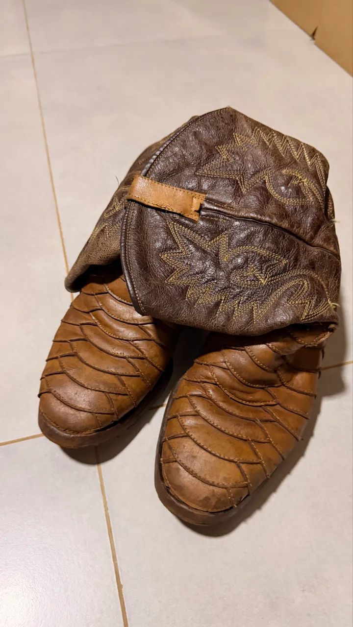 Botas masculina escamada  - Foto 3
