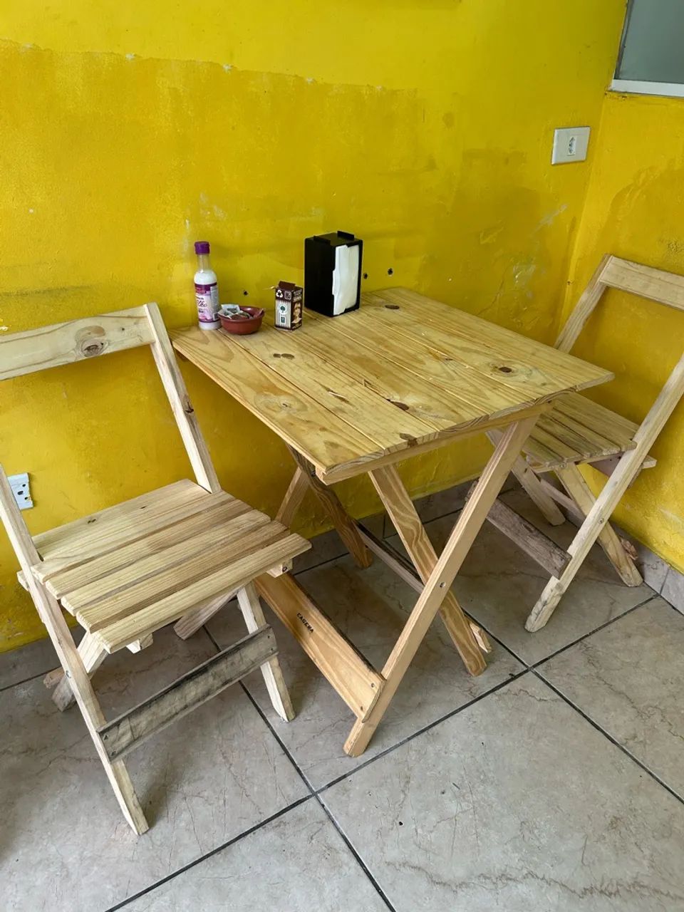 Mesas e cadeiras pra comércio, e balcão caixa - Foto 2