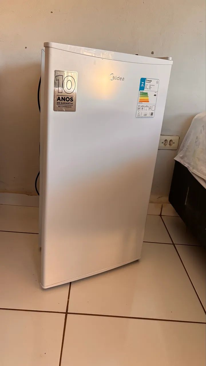 Frigobar MIDEA 
