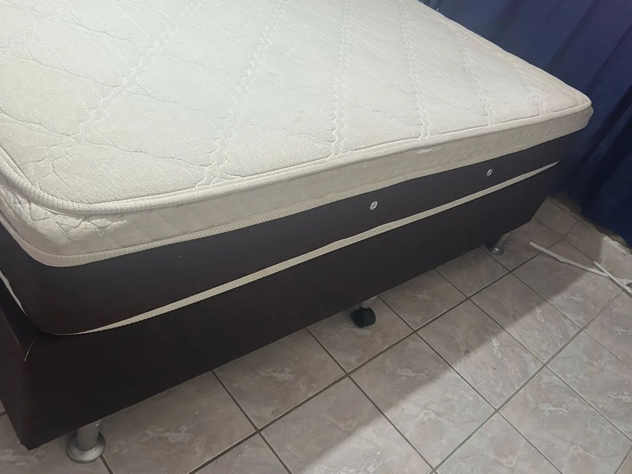 base da cama + colchao hervall extremamente conservados - Foto 4