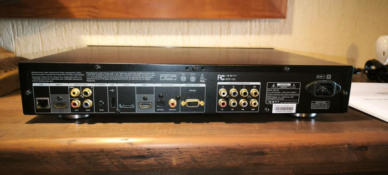 OPPO BDP-93 ブルーレイプレーヤー Bluray Player OPPO BDP-93 3D 1080p - DVD, Blu-Ray e Vídeo Cassete