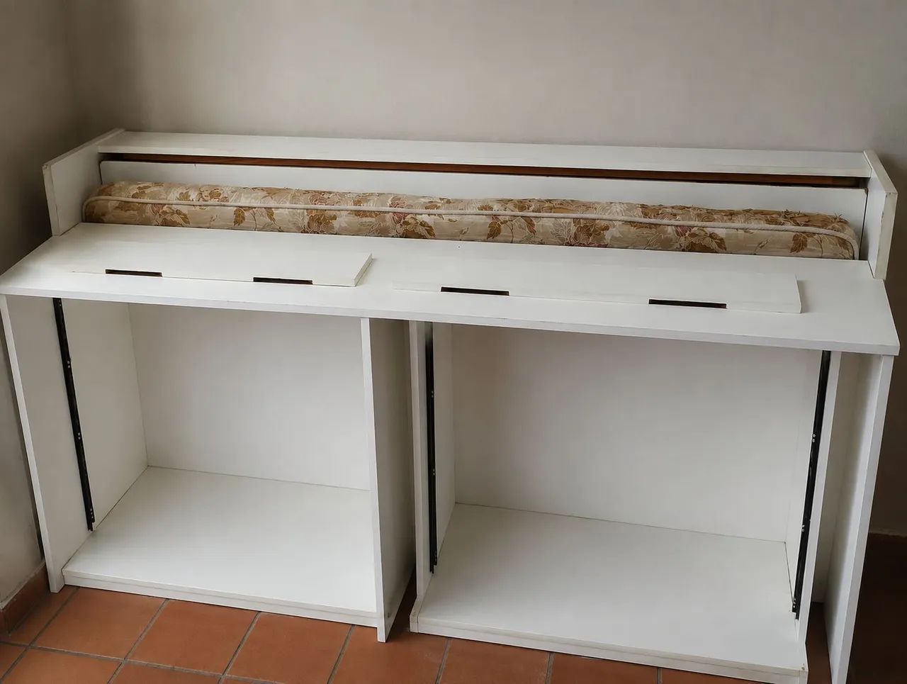 Vendo essa cama de solteiro com cama auxiliar 
