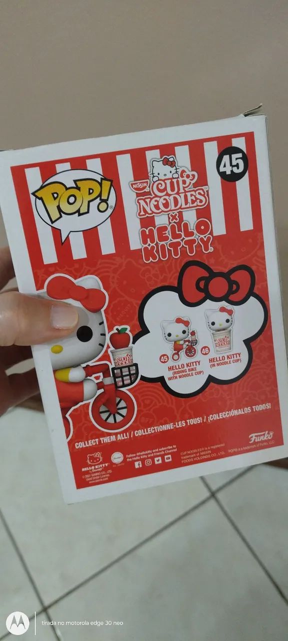 Funko POP Hello Kitty andando de bicicleta com copo de Noodle  - Foto 4