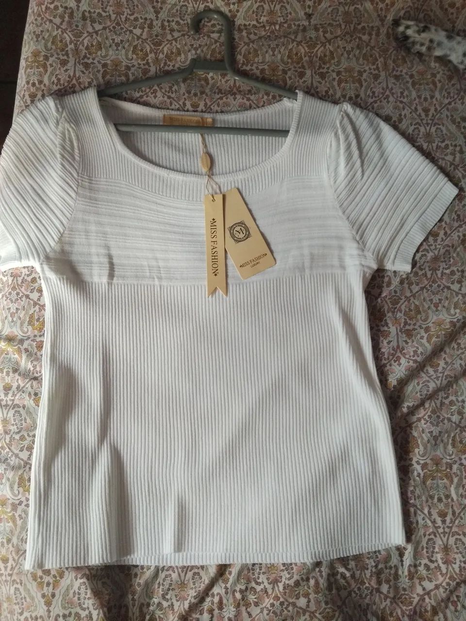 Vendo linda blusa nova. Nunca usada!Tem conversa - Foto 3