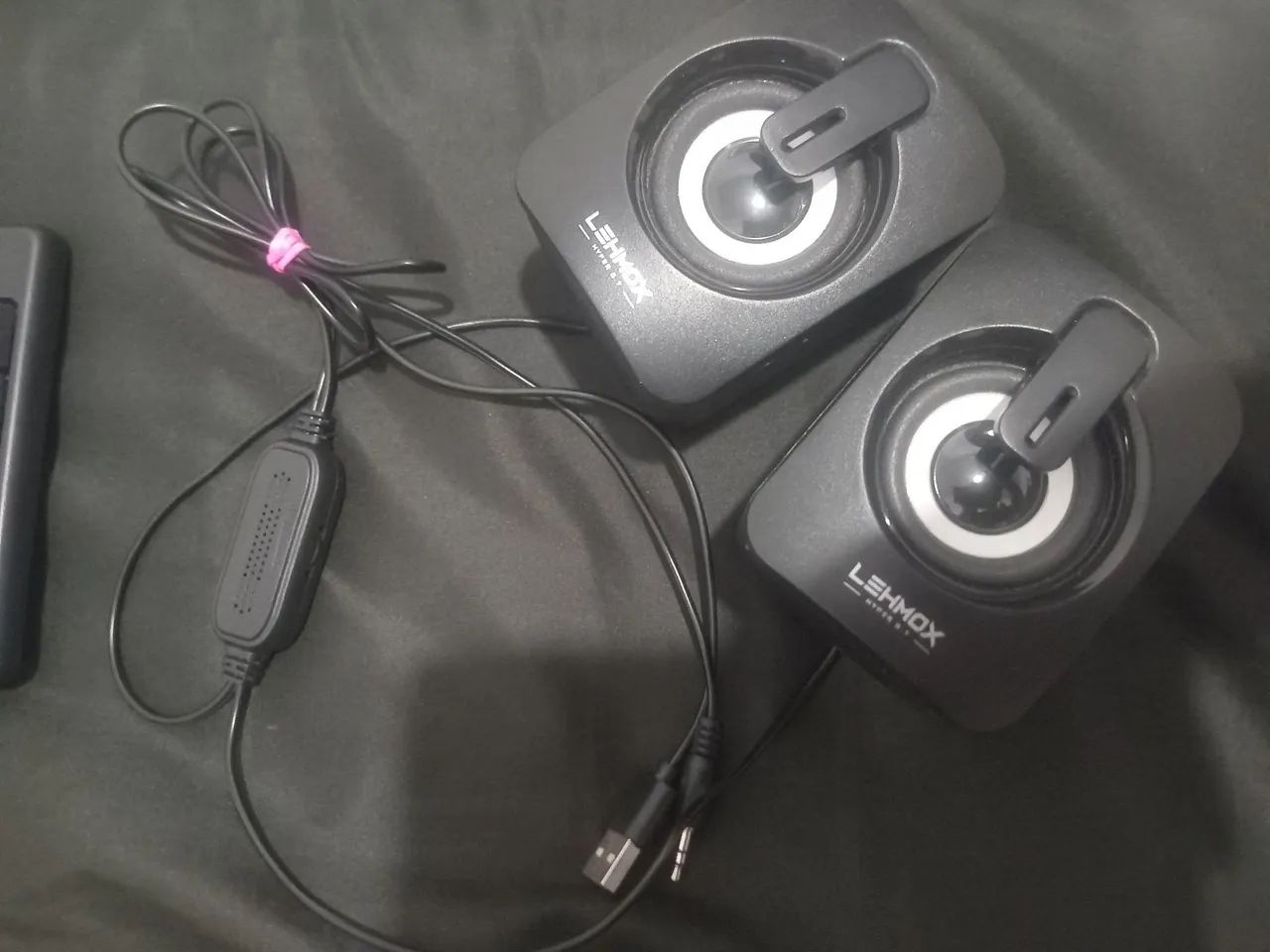 VENDO CAIXINHAS DE SOM PARA COMPUTADOR/NOTEBOOK