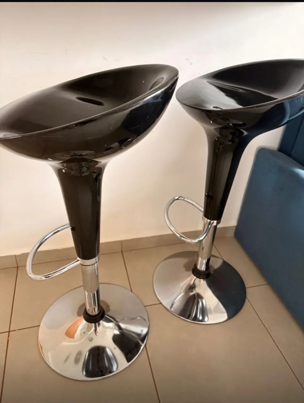 Conjunto 2 Banquetas alta giratória 