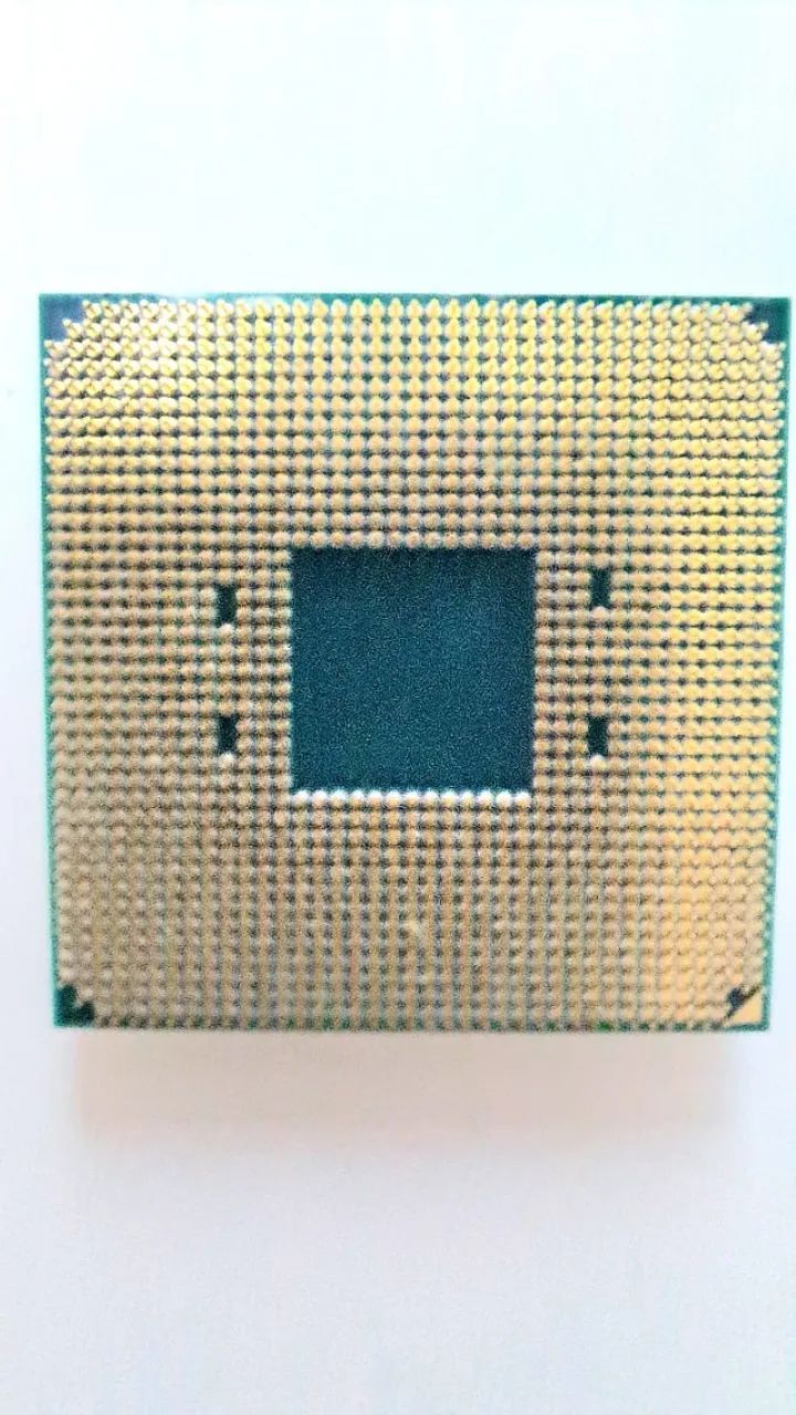 Processador gamer AMD Ryzen 5 2400G YD2400C5M4MFB de 4 núcleos e 3.9GHz  com cooler - Foto 2