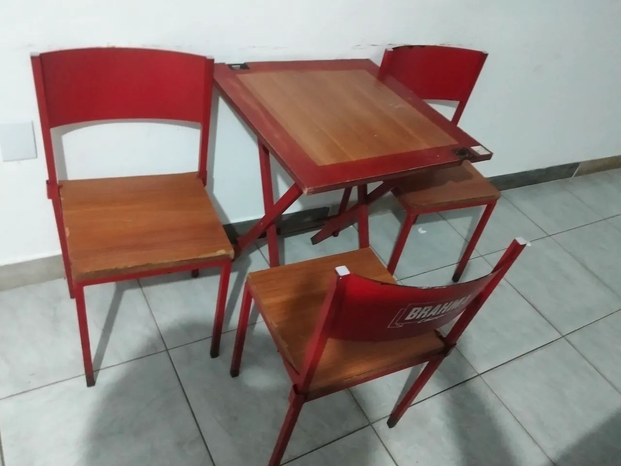 Jogo de mesa com cadeiras  - Foto 2