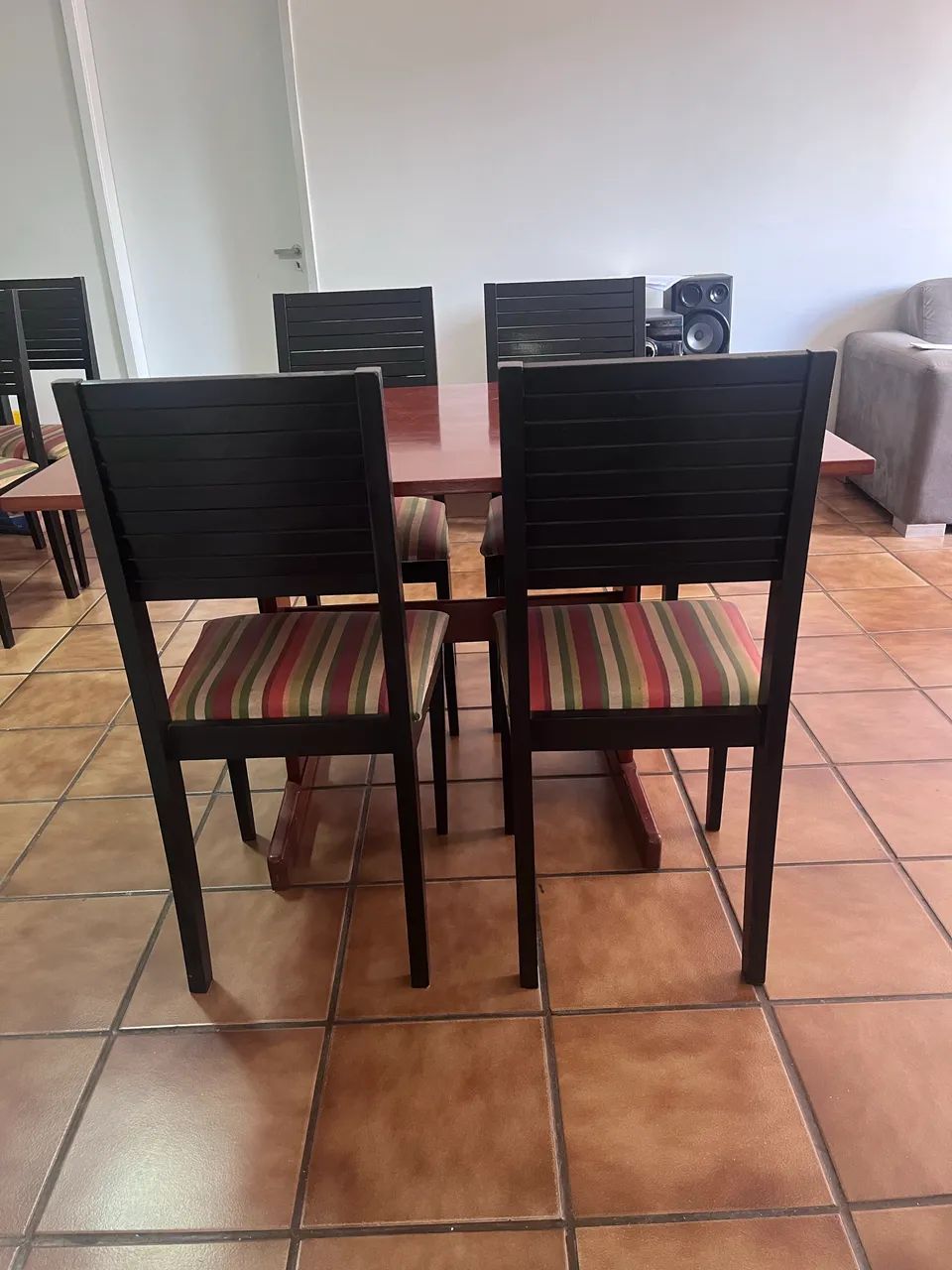 Mesa com 4 cadeiras - Foto 2