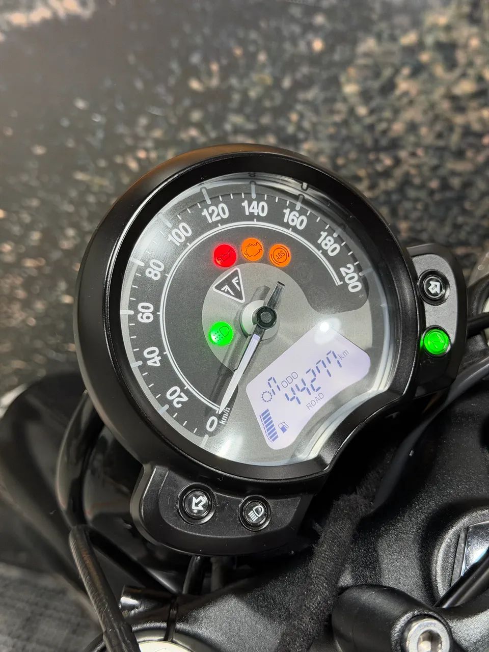 TRIUMPH BOBBER BLACK 1200 2020 - Foto 5