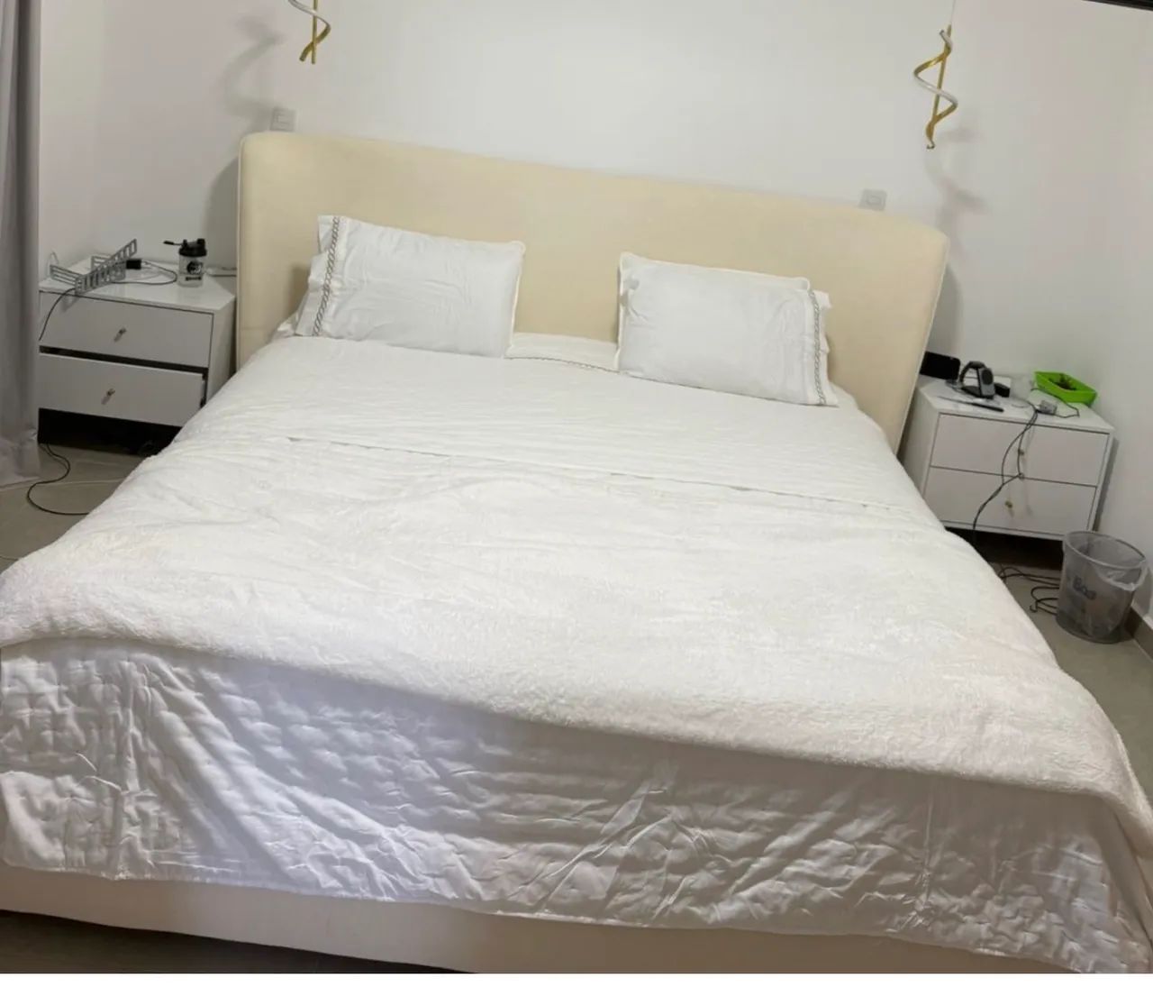Cama King cabeceira japonesa boucle linho cru
