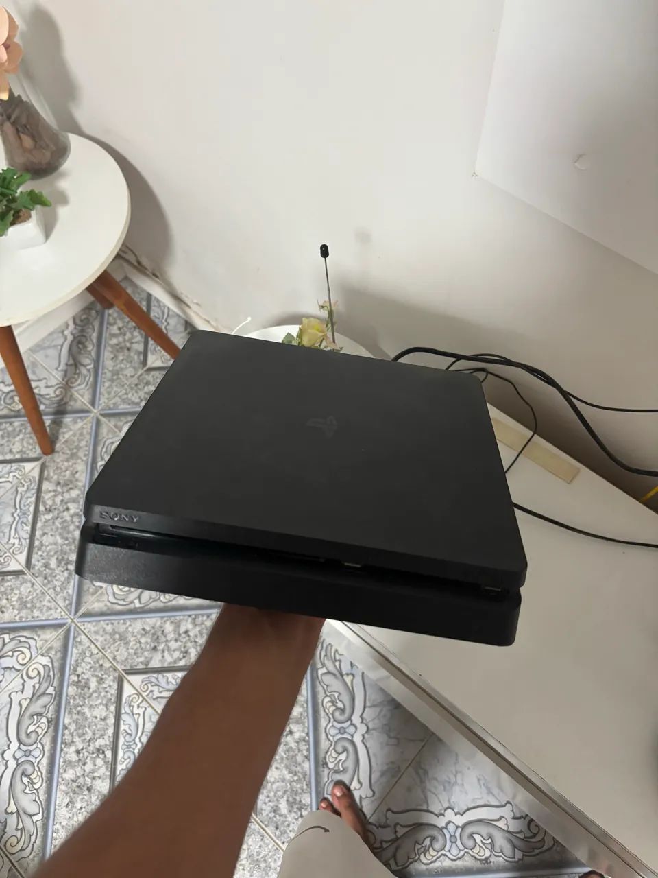 Ps4 slim 1tb sem controle