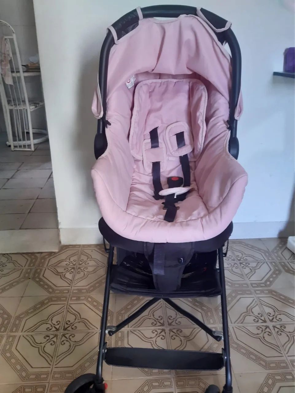 Carrinho de bebê e bebê conforto  - Foto 4