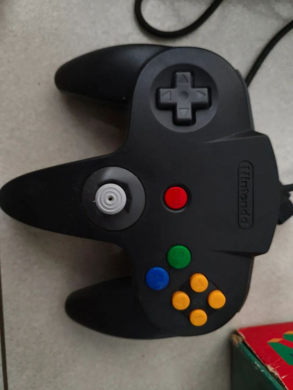 Nintendo 64 com caixa e 2 controles  - Foto 5