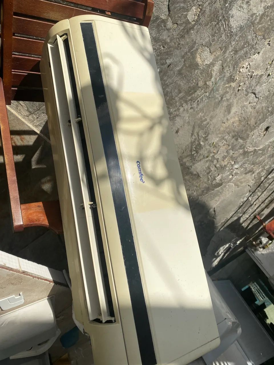 CONDICIONADOR DE AR COMFEE 9.000 BTUs FUNCIONANDO 