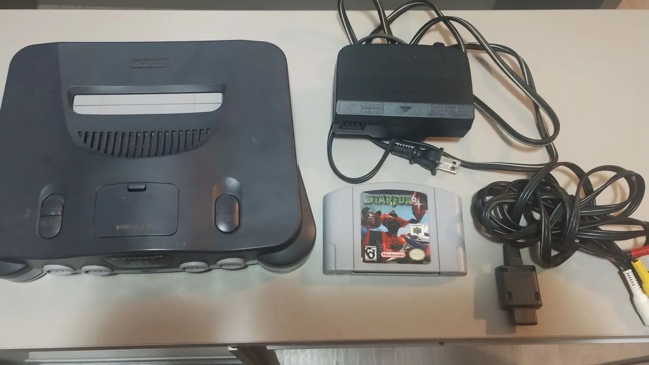 Nintendo 64 com caixa berço mais star fox - Consoles de Vídeo Game