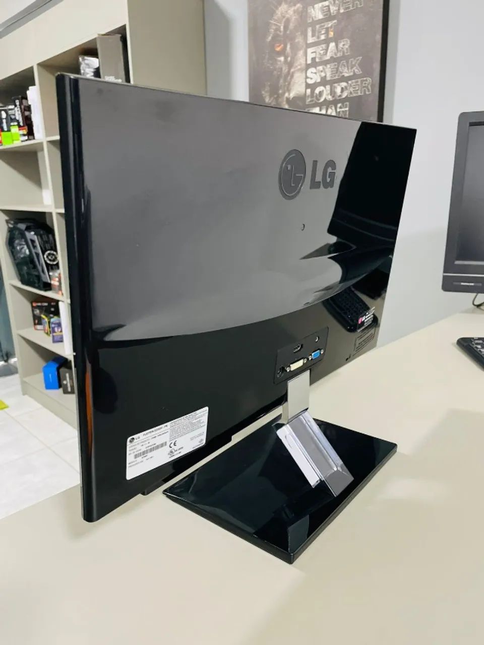 Monitor LG Flatron E2260 - 21,6? Full HD | HDMI e VGA - Foto 4