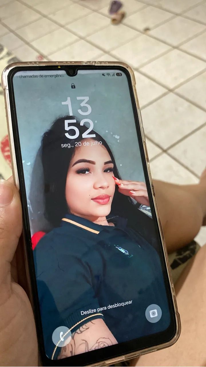 Vendo celular top zerado entrego 