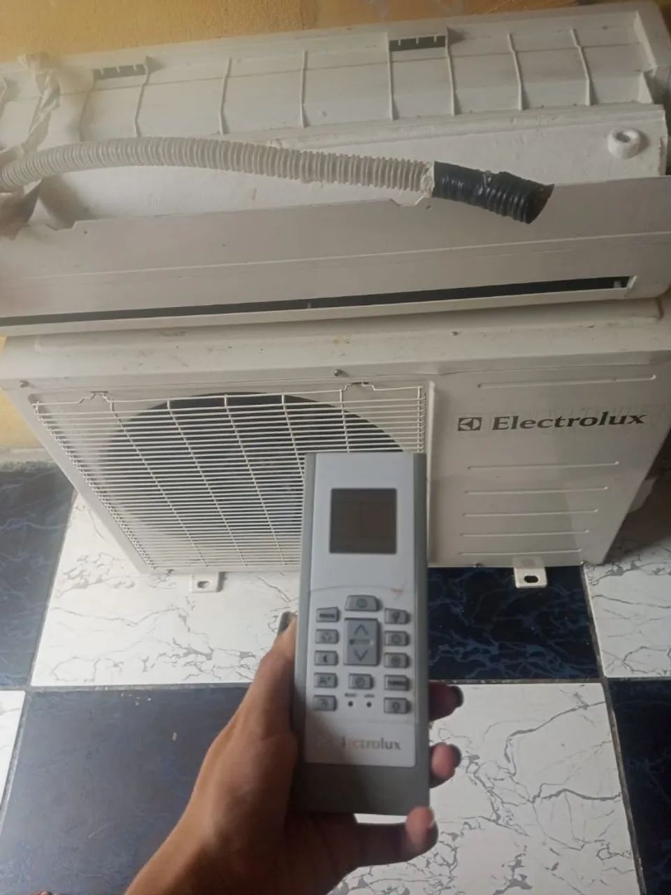 Ar condicionado split 12mil Electrolux semi novo gelando bem
