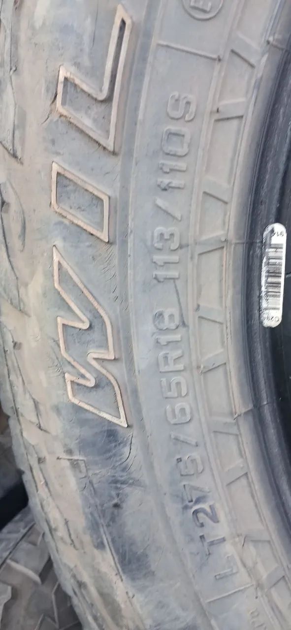 Pneus semi novos R18.