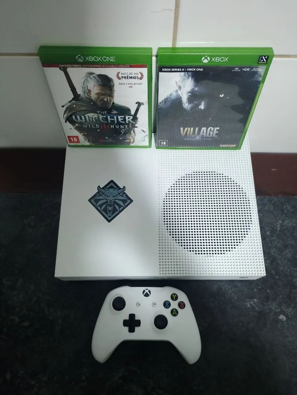 XBOX ONE S - CONSERVADO E FUNCIONANDO PERFEITAMENTE! - Foto 2