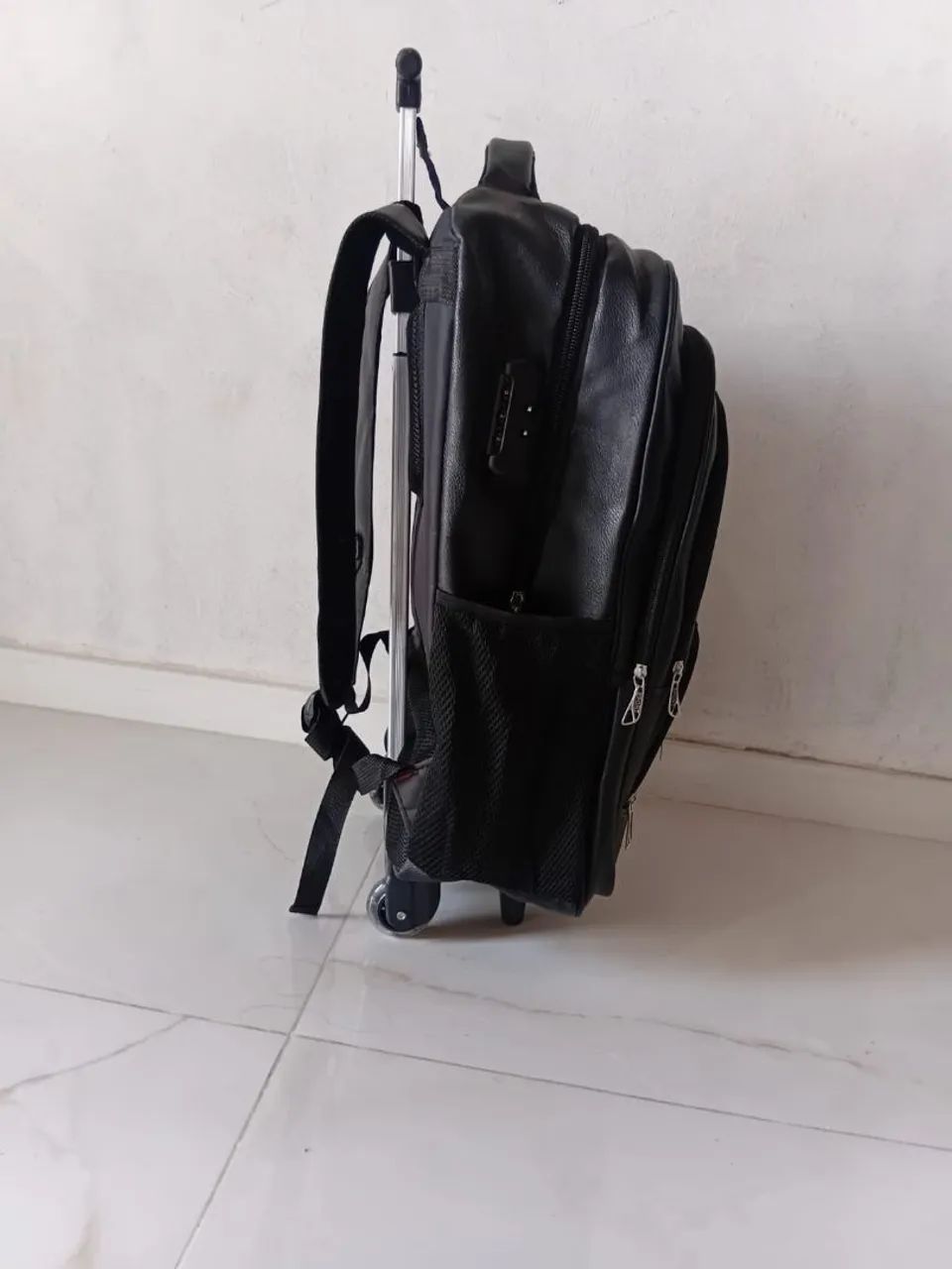 Mochila com puxador - Foto 2