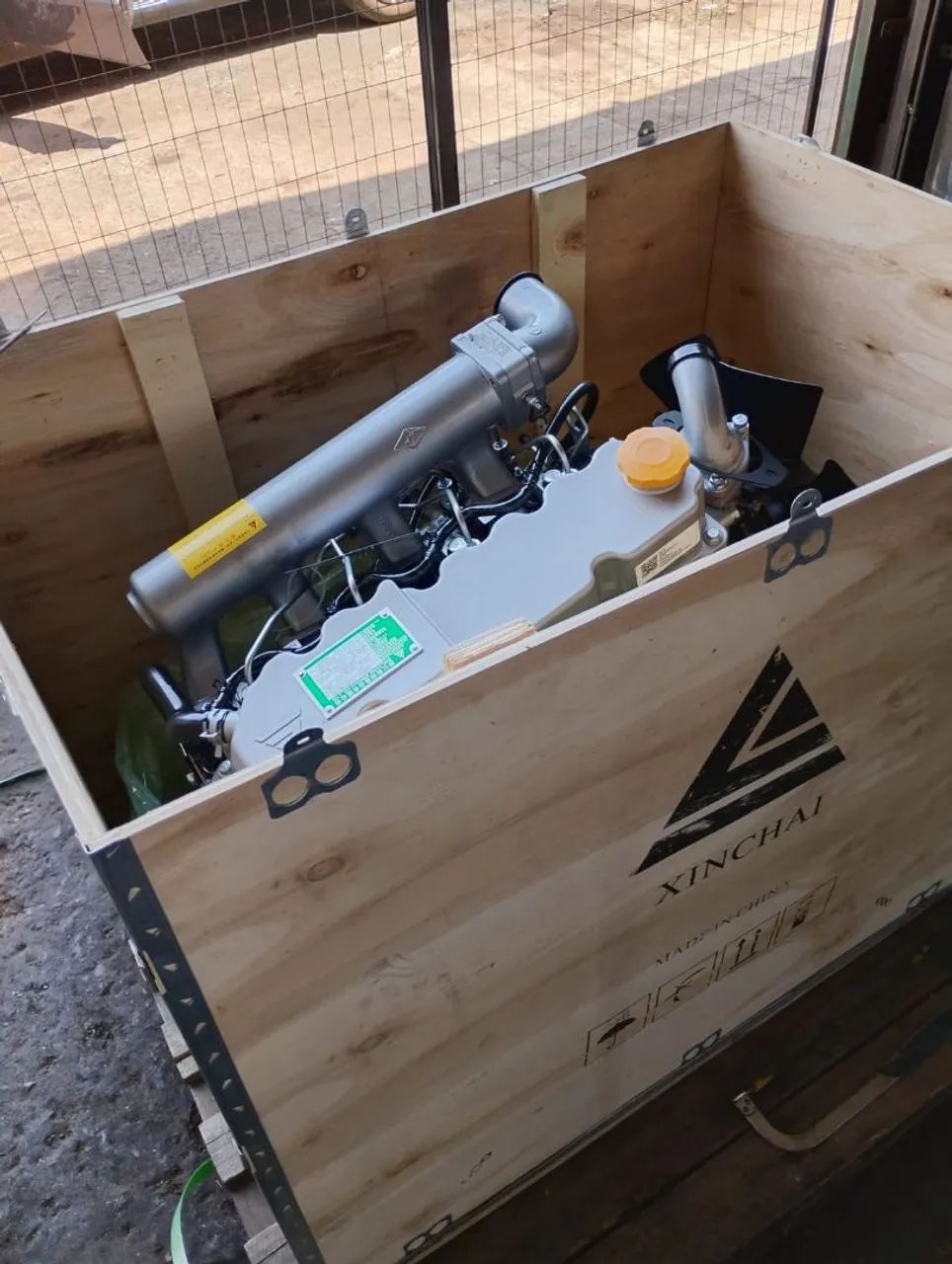 Mini Carregadeira Case SR130 com motor zero - Foto 5