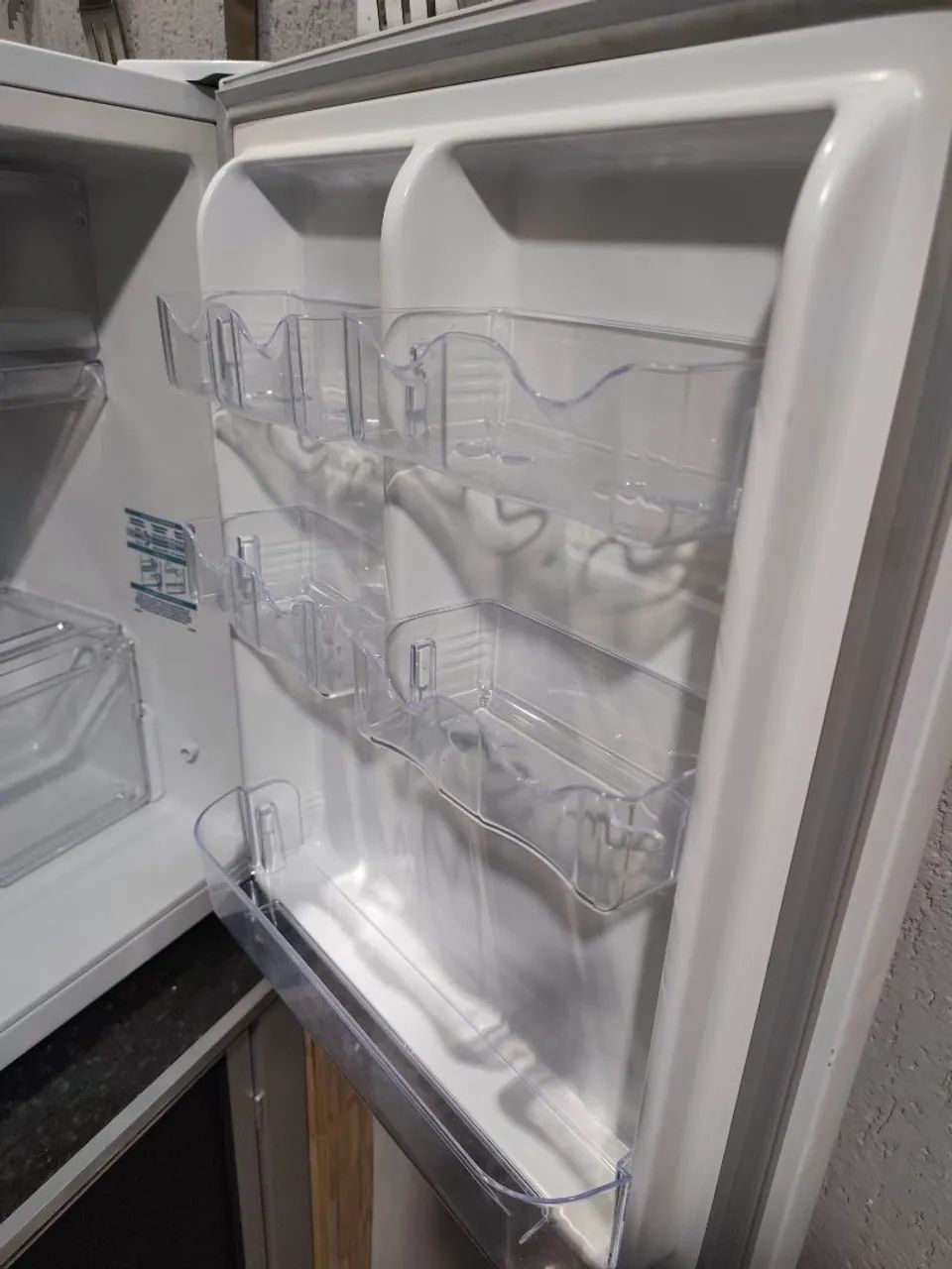 FRIGOBAR ELECTROLUX RE82 - Foto 3